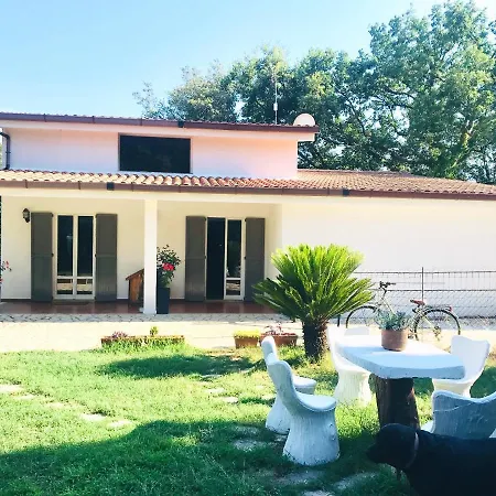 3 Bedrooms House With Jacuzzi Enclosed Garden And Wifi At Castel Di Decima